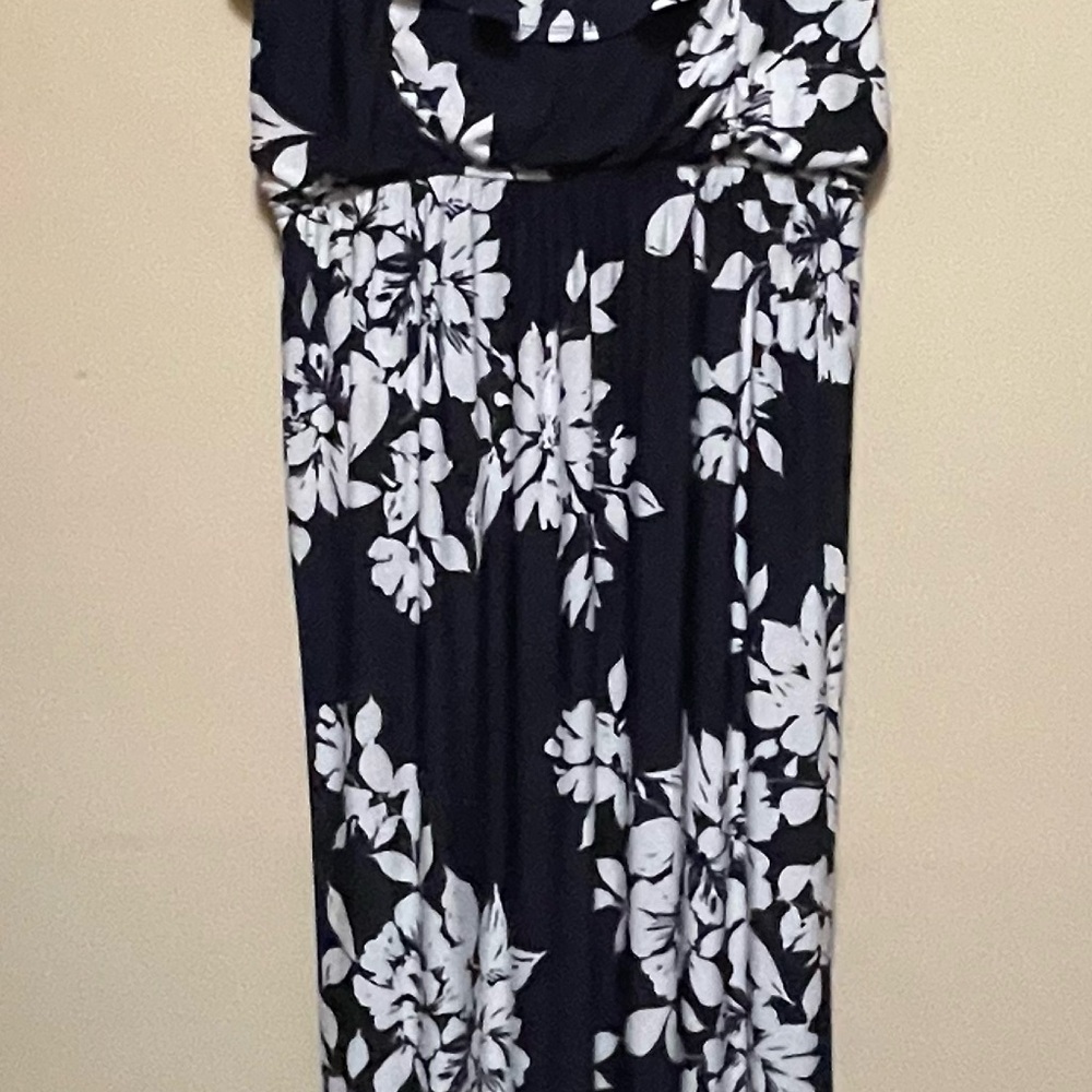Three Pink Hearts Navy Blue and White Pleated Maxi Dress